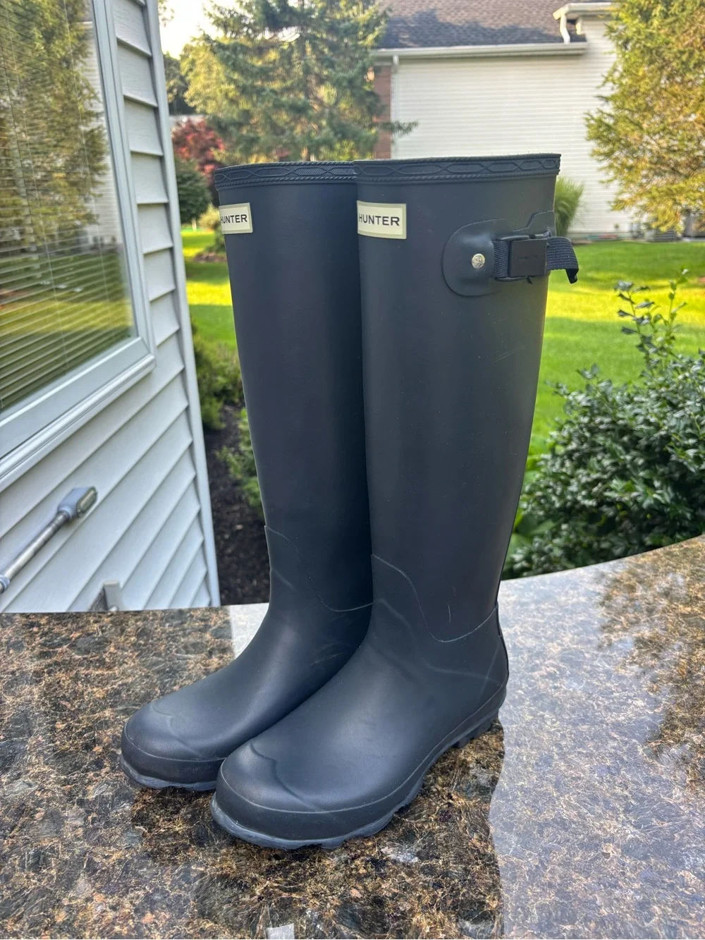 Hunter Boots Norris Field Boot Charcoal Grey w/ Cream Fleece Boot Socks Women 7